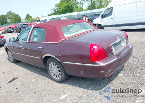 2006 Lincoln Town Car Signature z USA, uszkodzony, nr VIN 1LNHM81V16Y625321